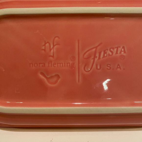 NORA FLEMING
FIESTA 03 PEONY BREAD TRAY (mini teapot not included) - Picture 3 of 3